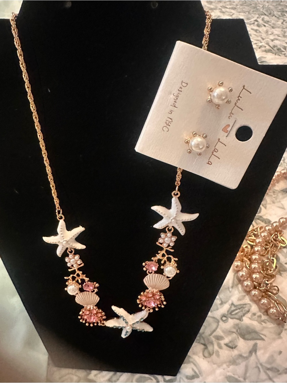 Xhilaration Gold-Tone White & Pink Coastal Starfish Necklace Set - Picture 4 of 6